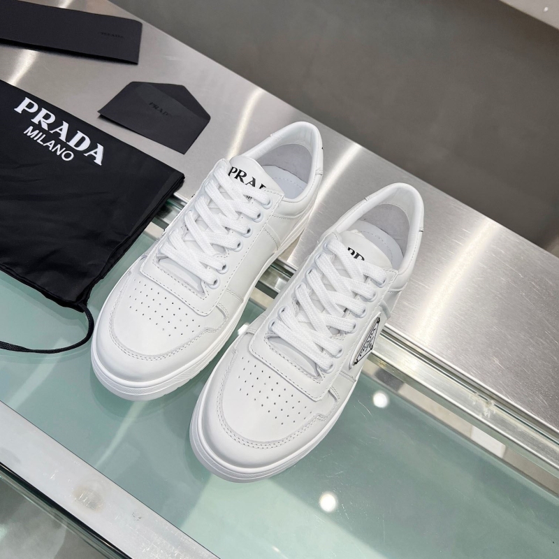 Pra*a casual shoes